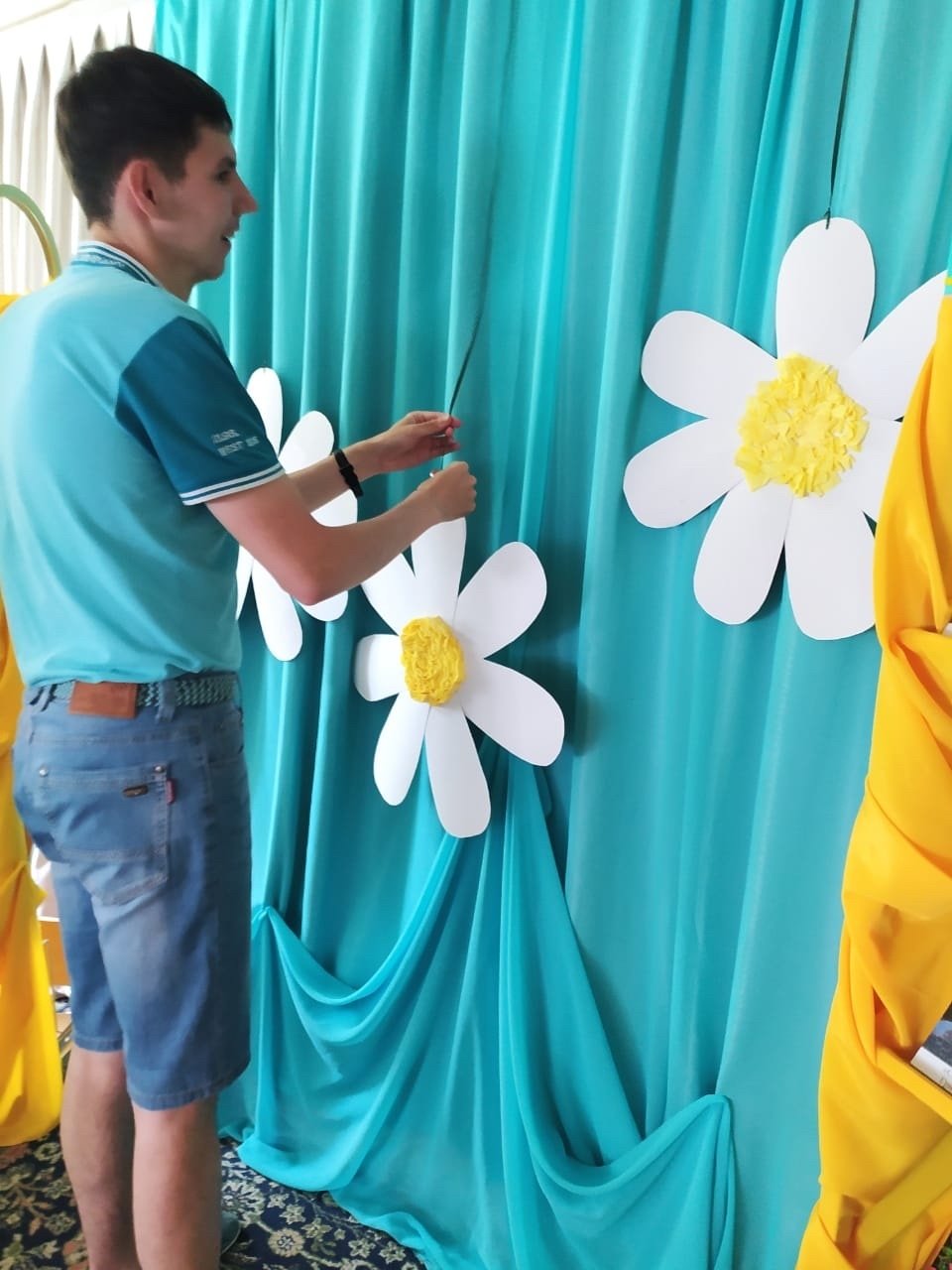 Украшение летней сцены