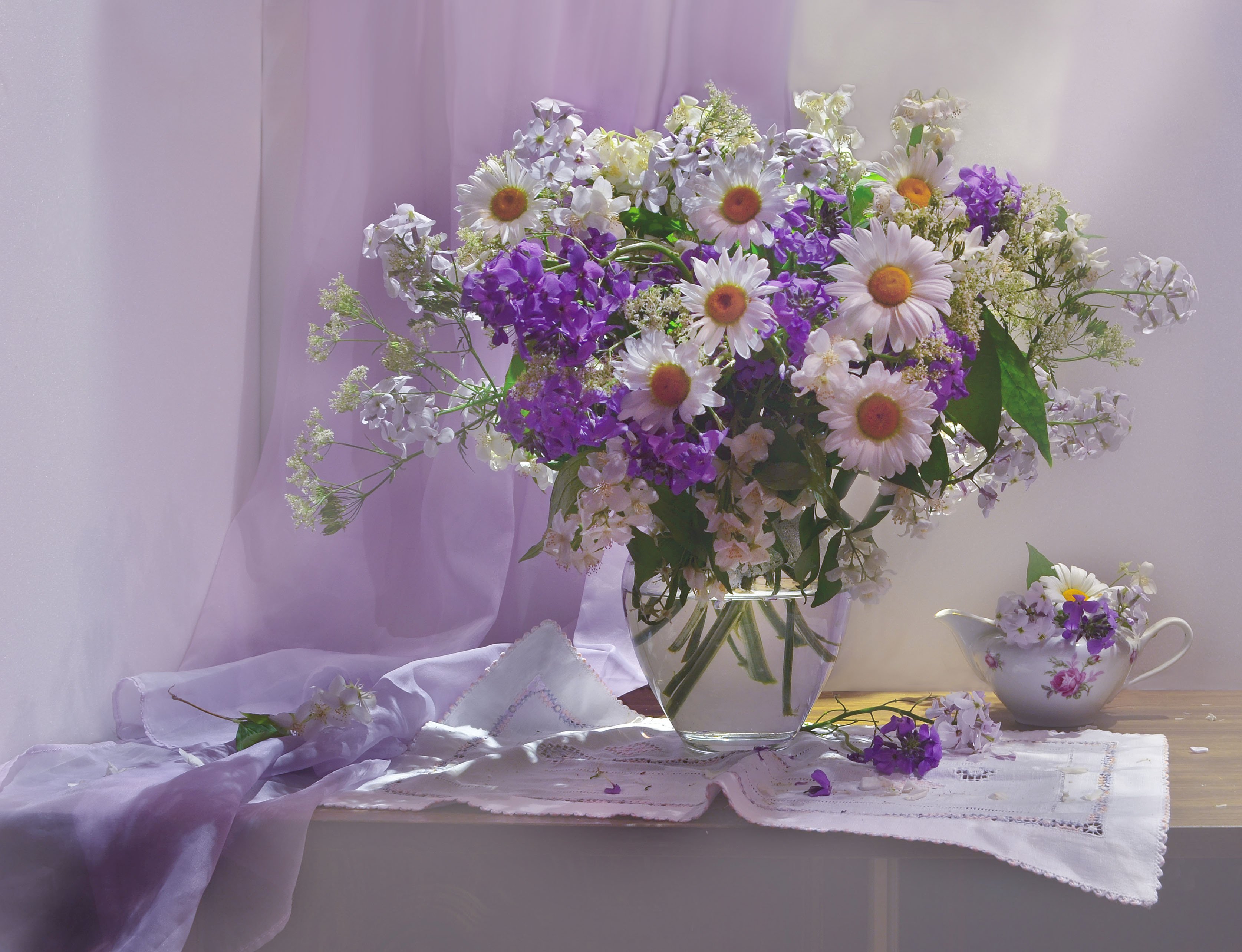 Доброе утро картинки красивые букеты цветов. Красивый букет полевых цветов. Летние цветы в вазе. Натюрморт с полевыми цветами.