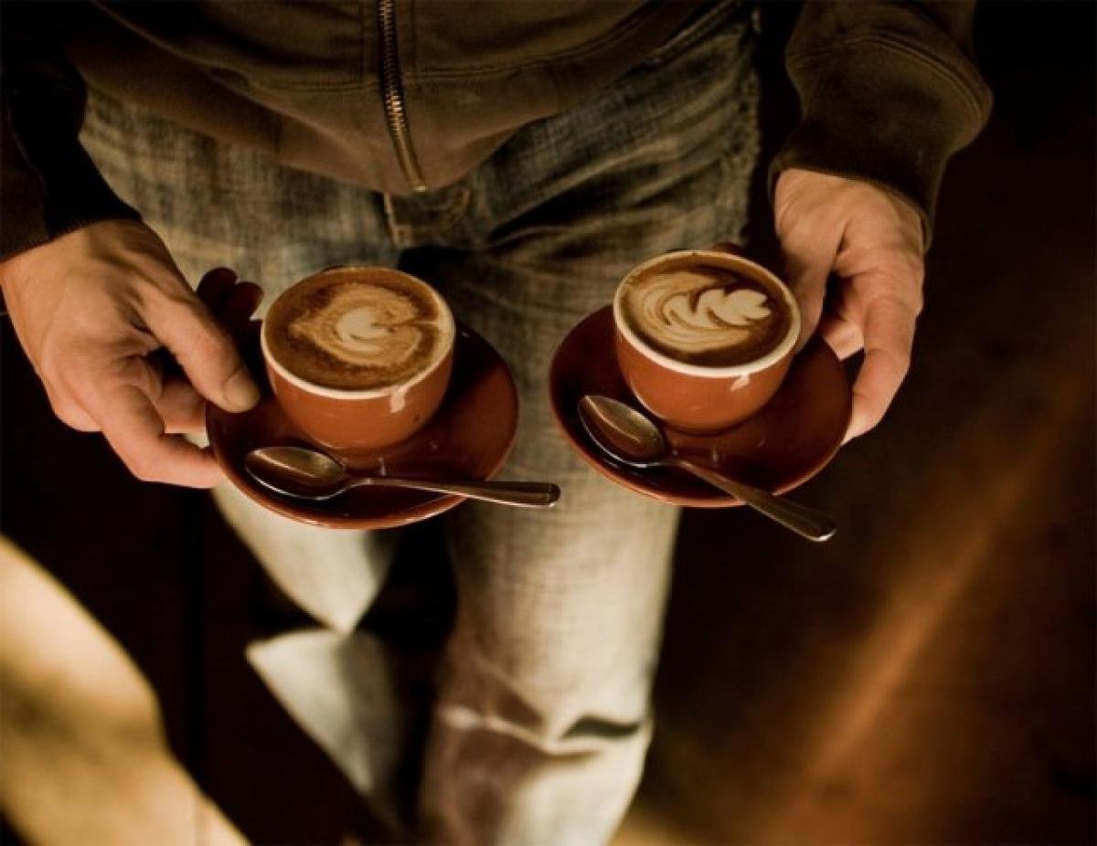 Утро ру главное. "На чашечку кофе…?!". Кофе в кружке. Утренний кофе. Чашка ароматного кофе.