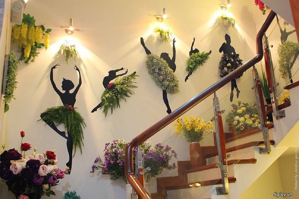 Украшение лестницы в детском саду