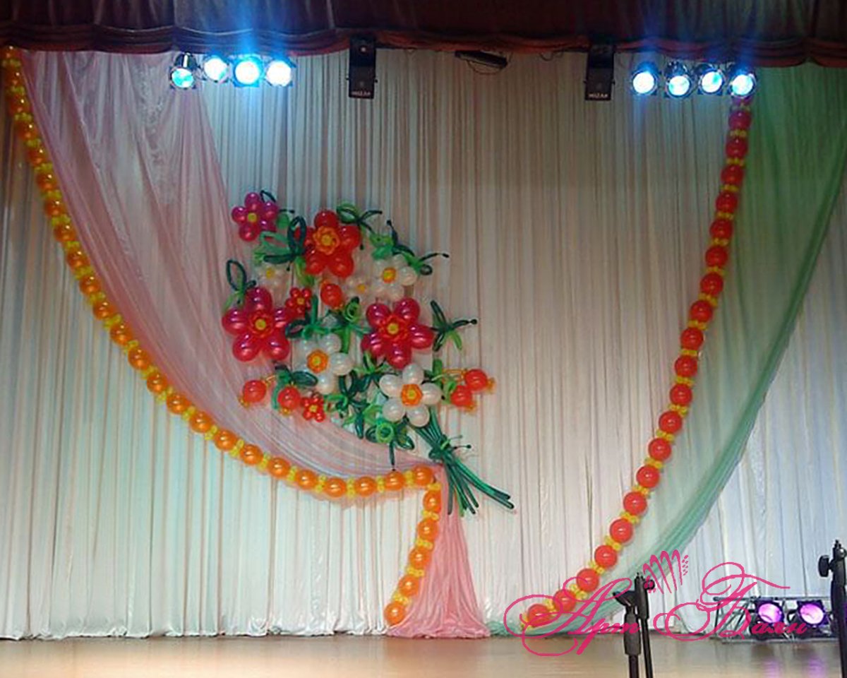 Украшение сцены в доме культуры