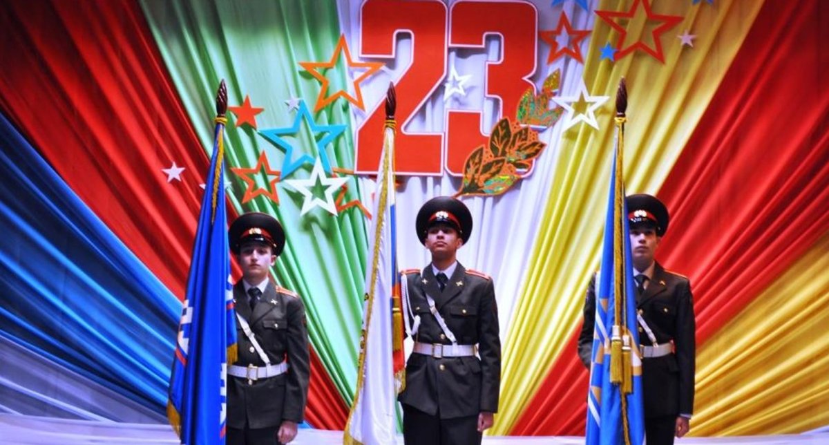 Украшение сцены на 23 февраля