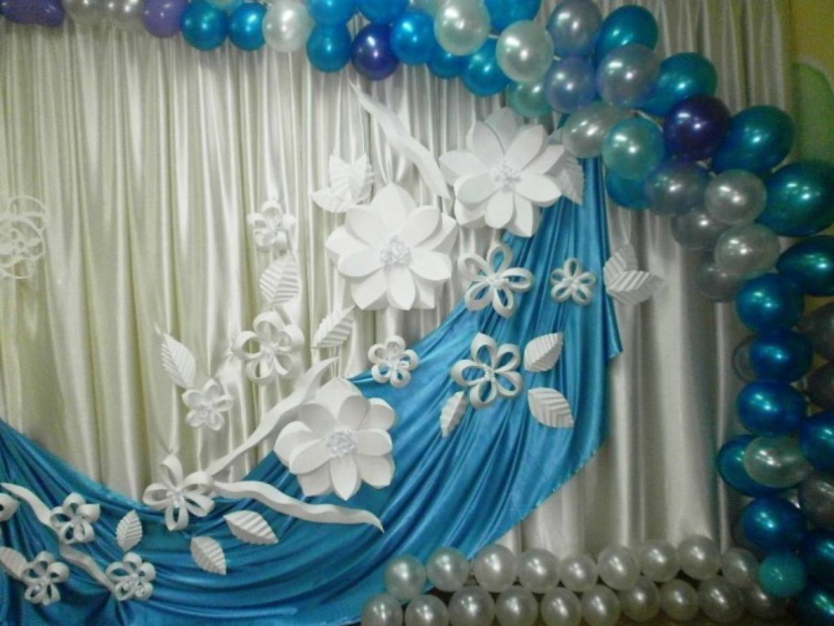 Украшение задника сцены на выпускной