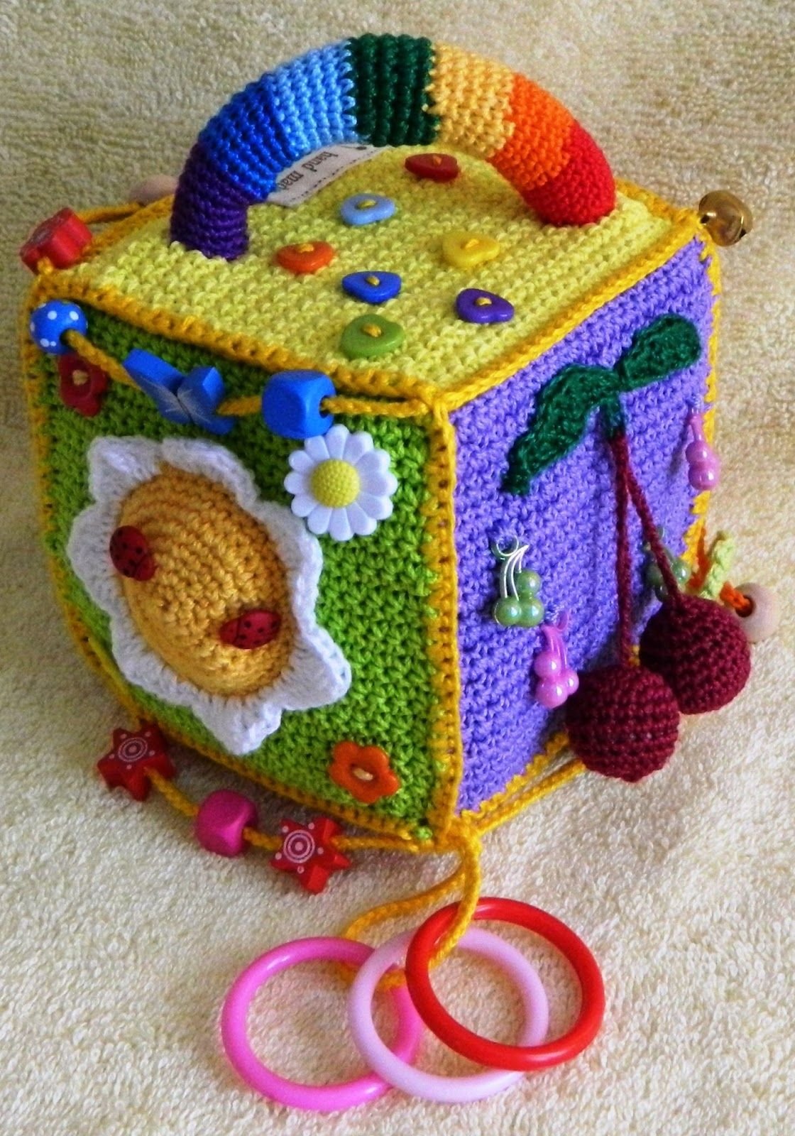 Развивающий кубик крючком