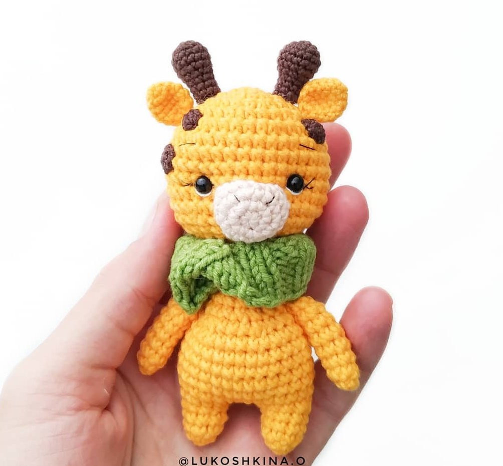 Жираф амигуруми