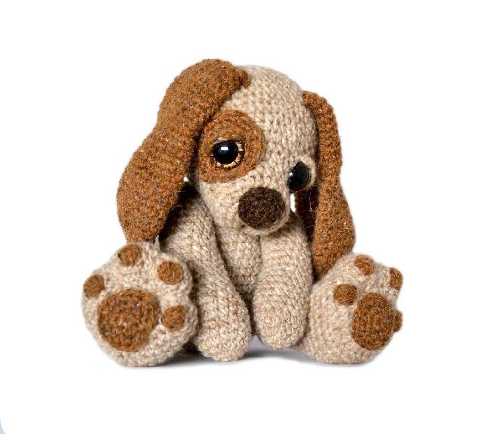 Вязаная игрушка собака
