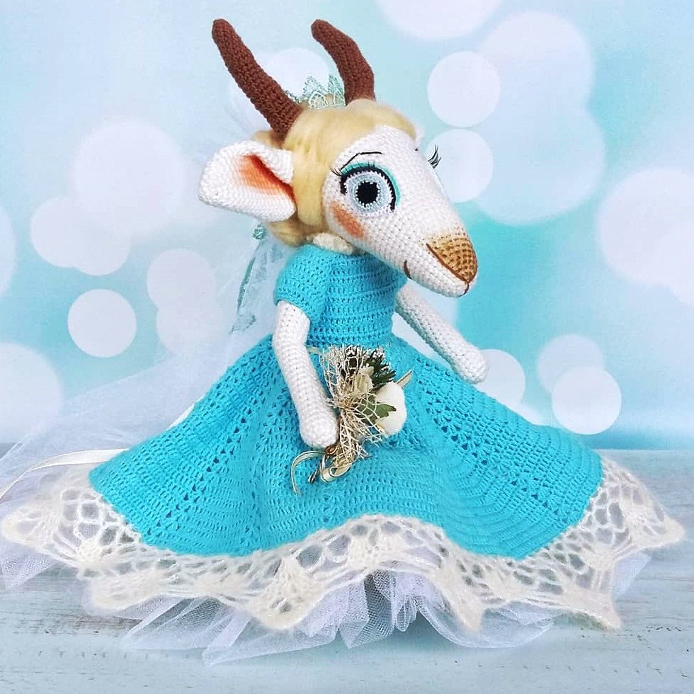 Вязаная козочка игрушка крючком