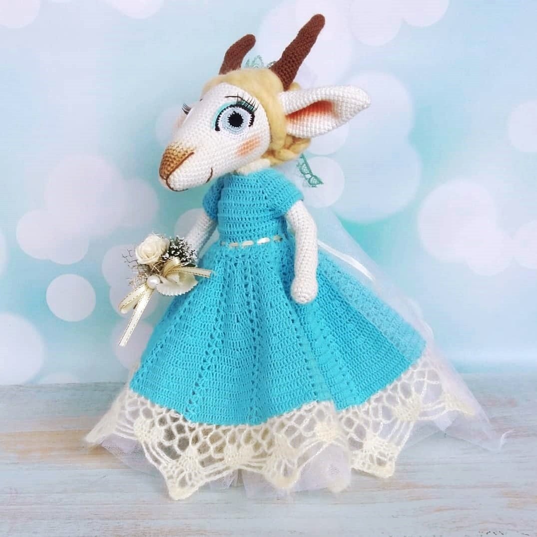 Игрушки крючком коза