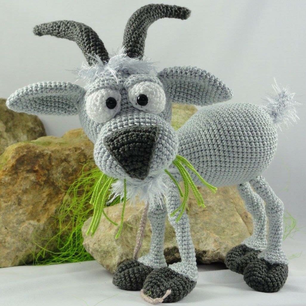 Игрушки крючком коза