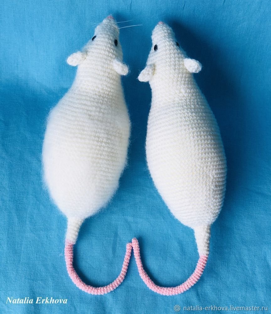 Вязаная крыса