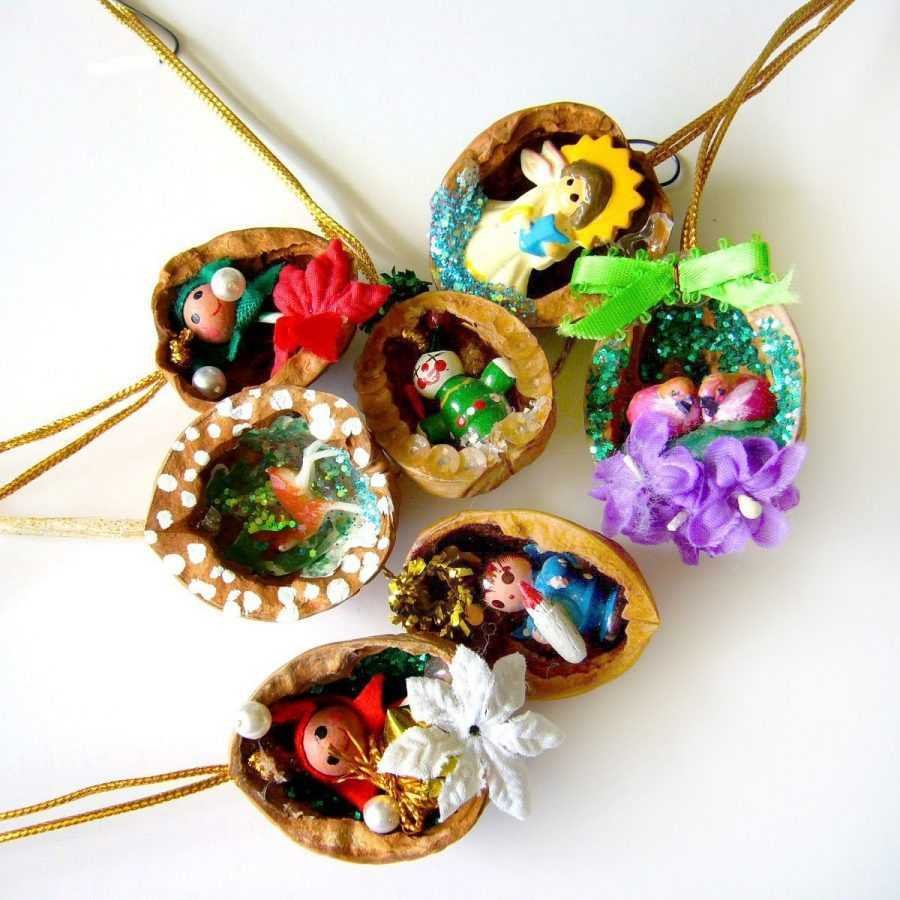 Игрушки из скорлупок грецкого ореха