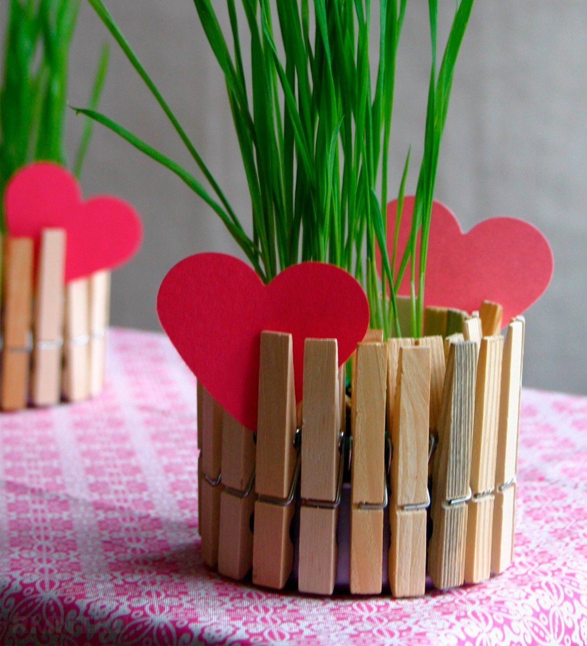 Ваза из прищепок деревянных