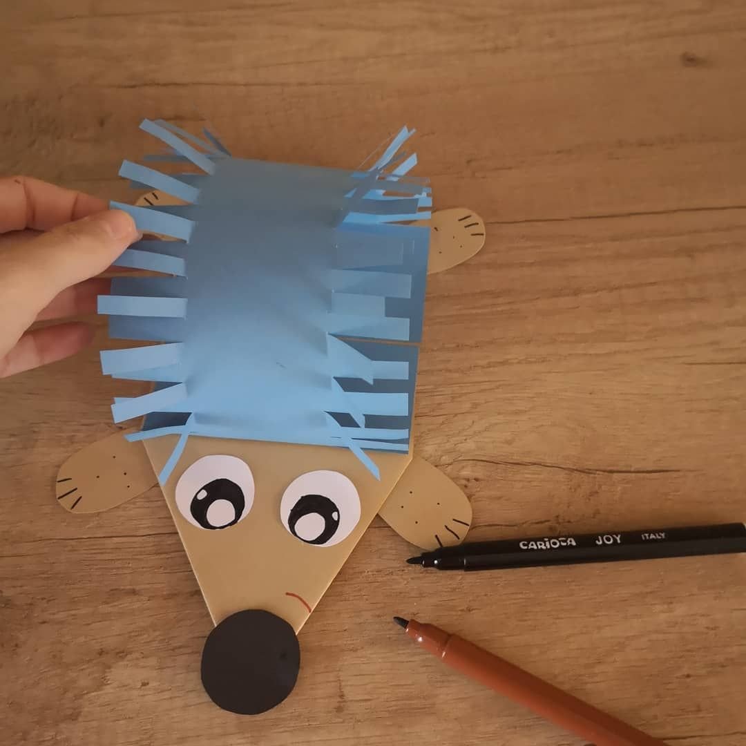 Ежик из двусторонней бумаги