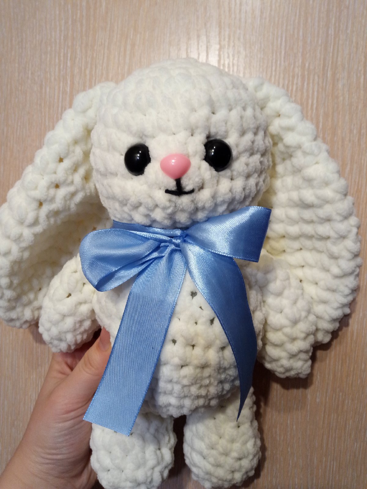 Вязаные игрушки из белой пряжи