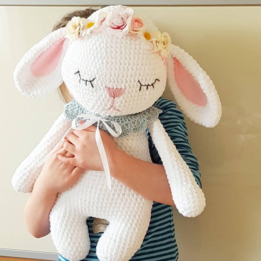 Игрушка вязаная заяц сплюшка