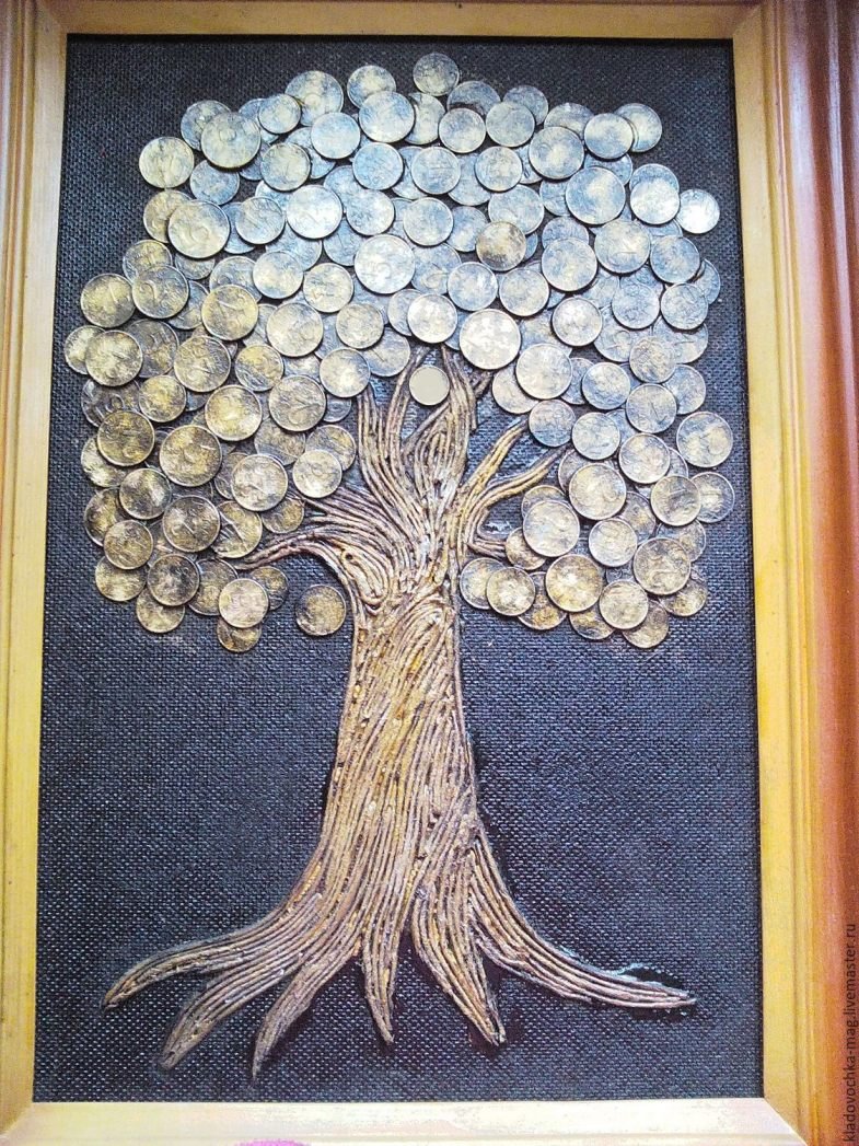 Панно дерево из монет
