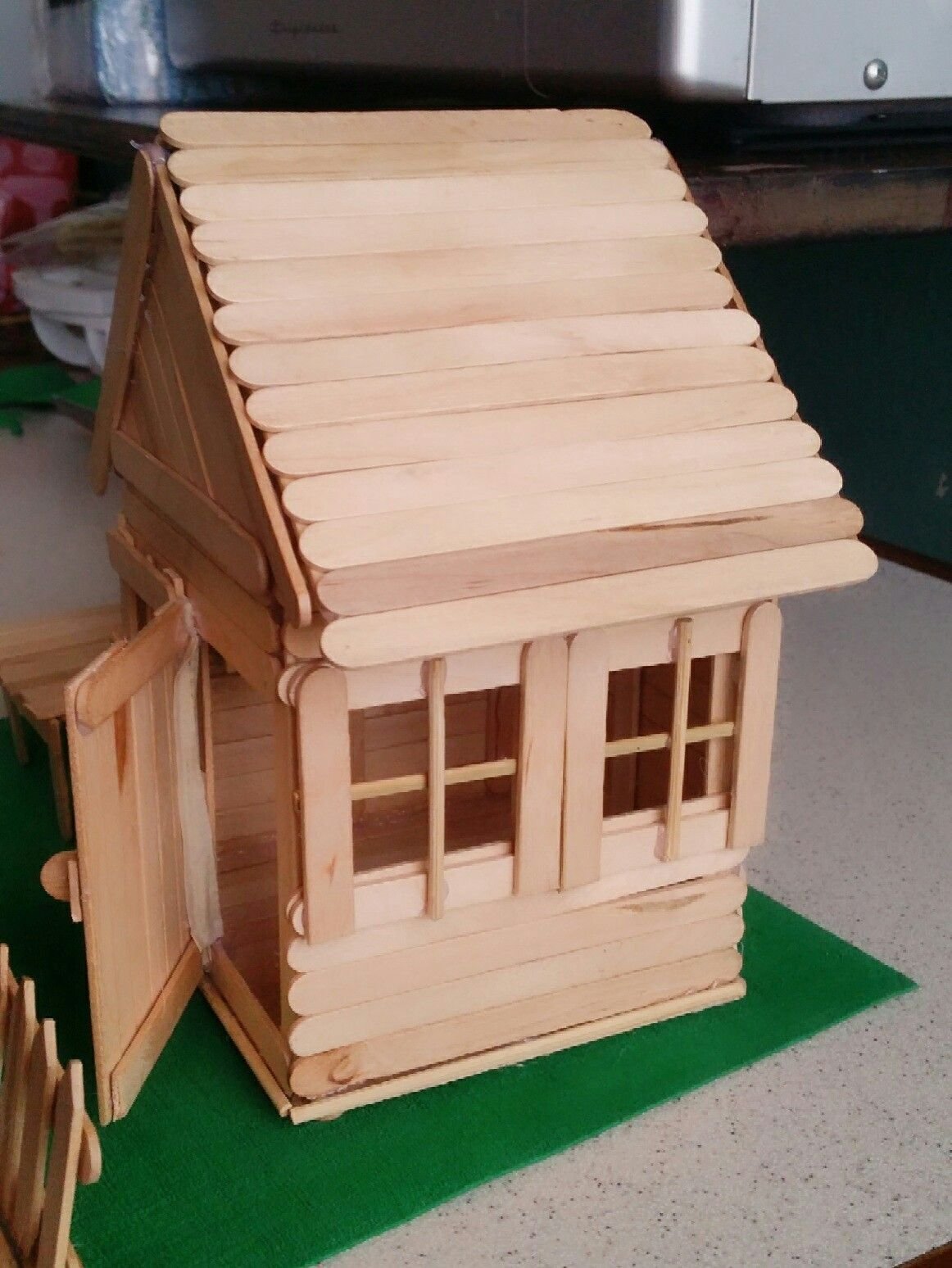 Домик из дерева поделка