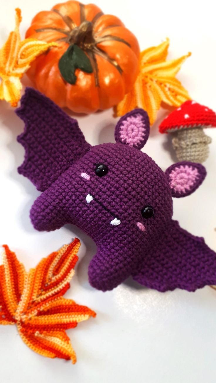 Летучая мышь амигуруми крючком