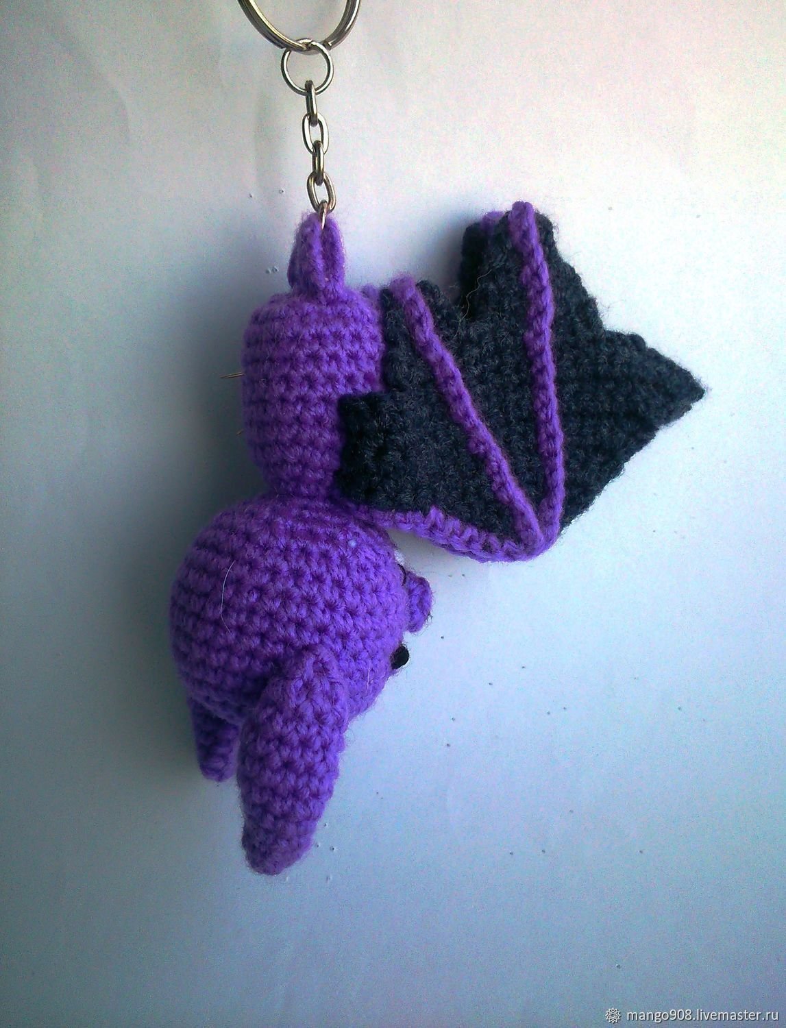 Вязаный брелок