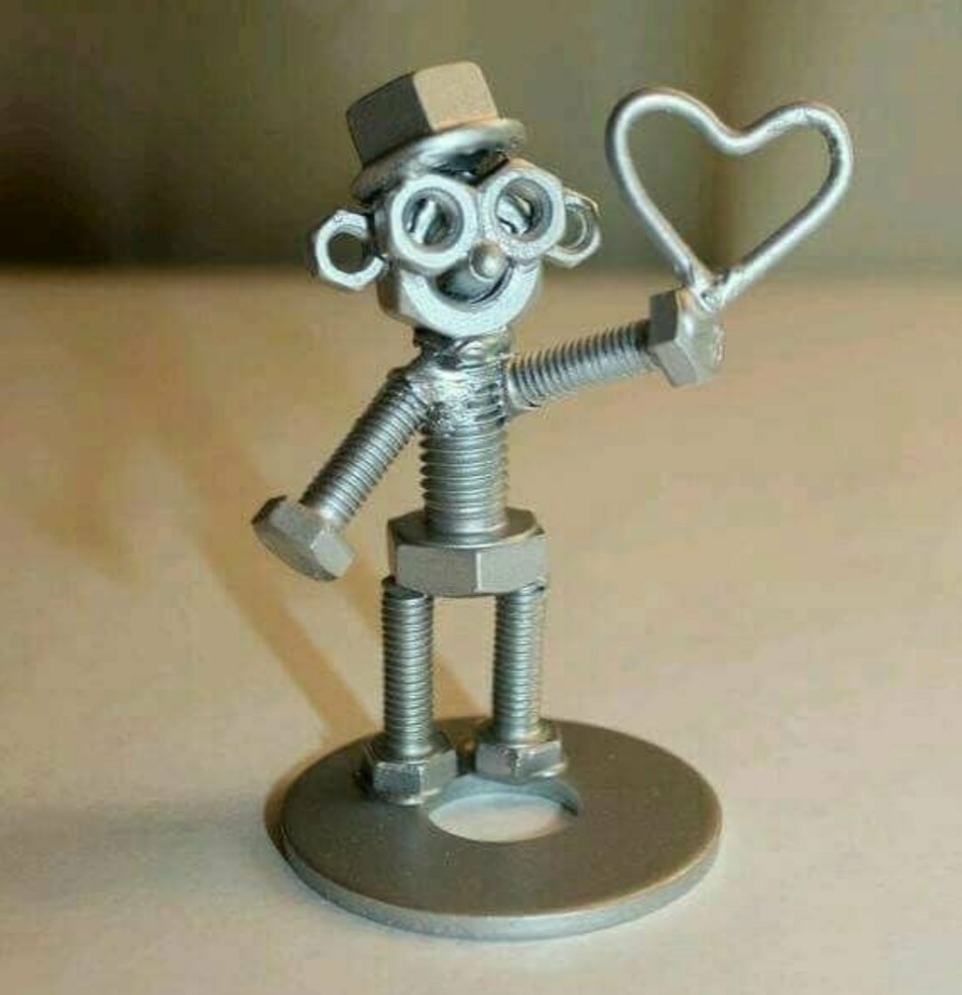 Сувениры из болтов и гаек