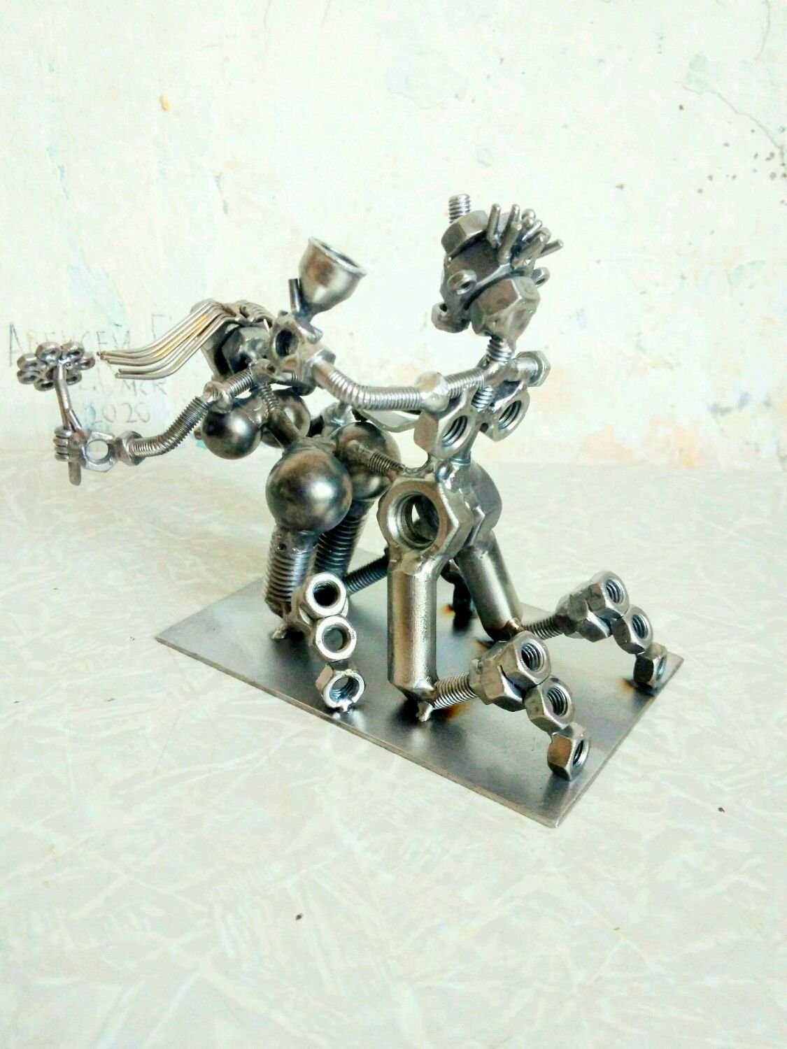 Фигурки из болтов и гаек