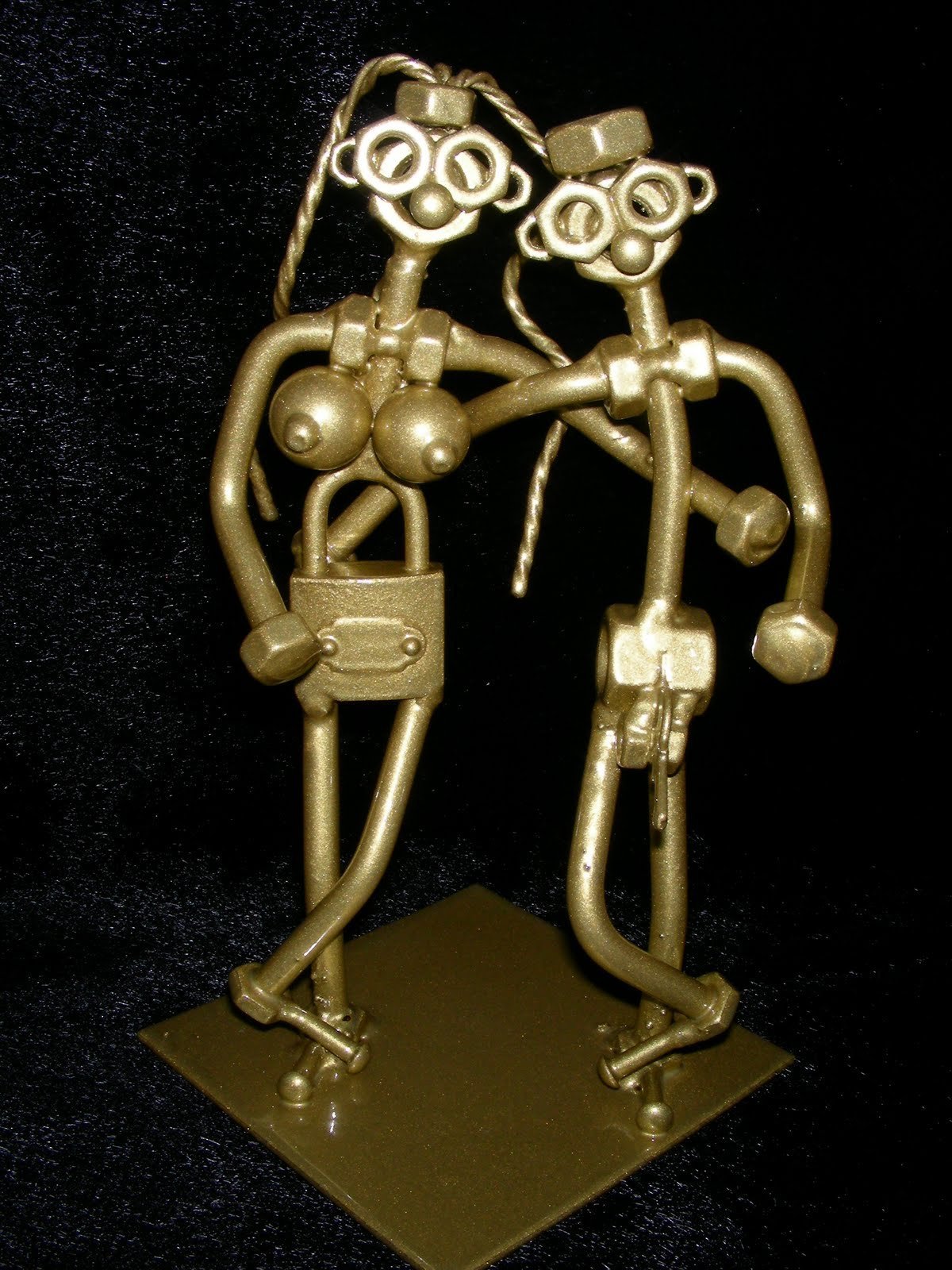 Сувениры из болтов и гаек