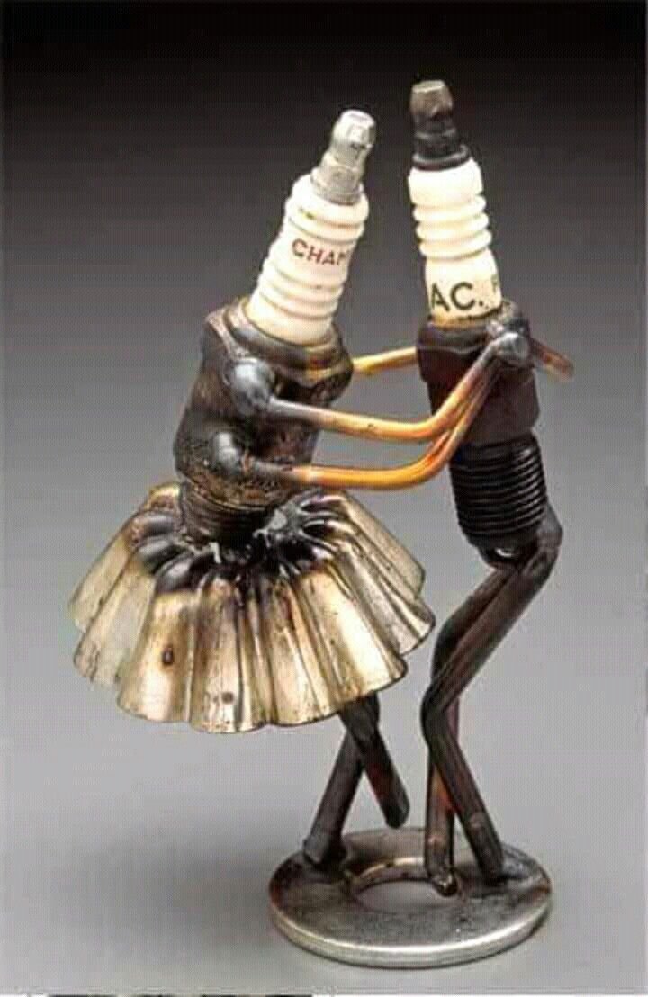 Сувениры из автомобильных запчастей