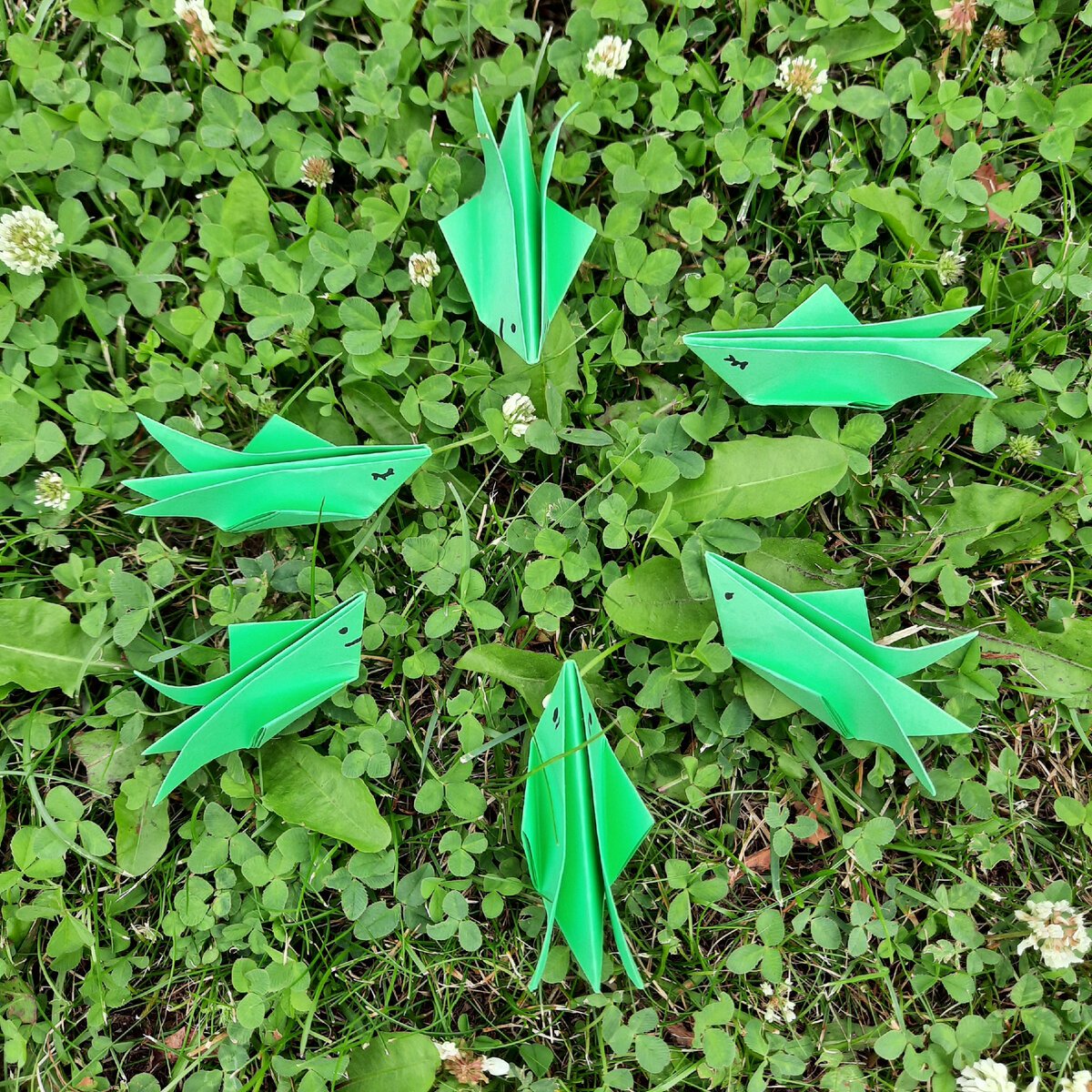 Оригами кузнечик из бумаги