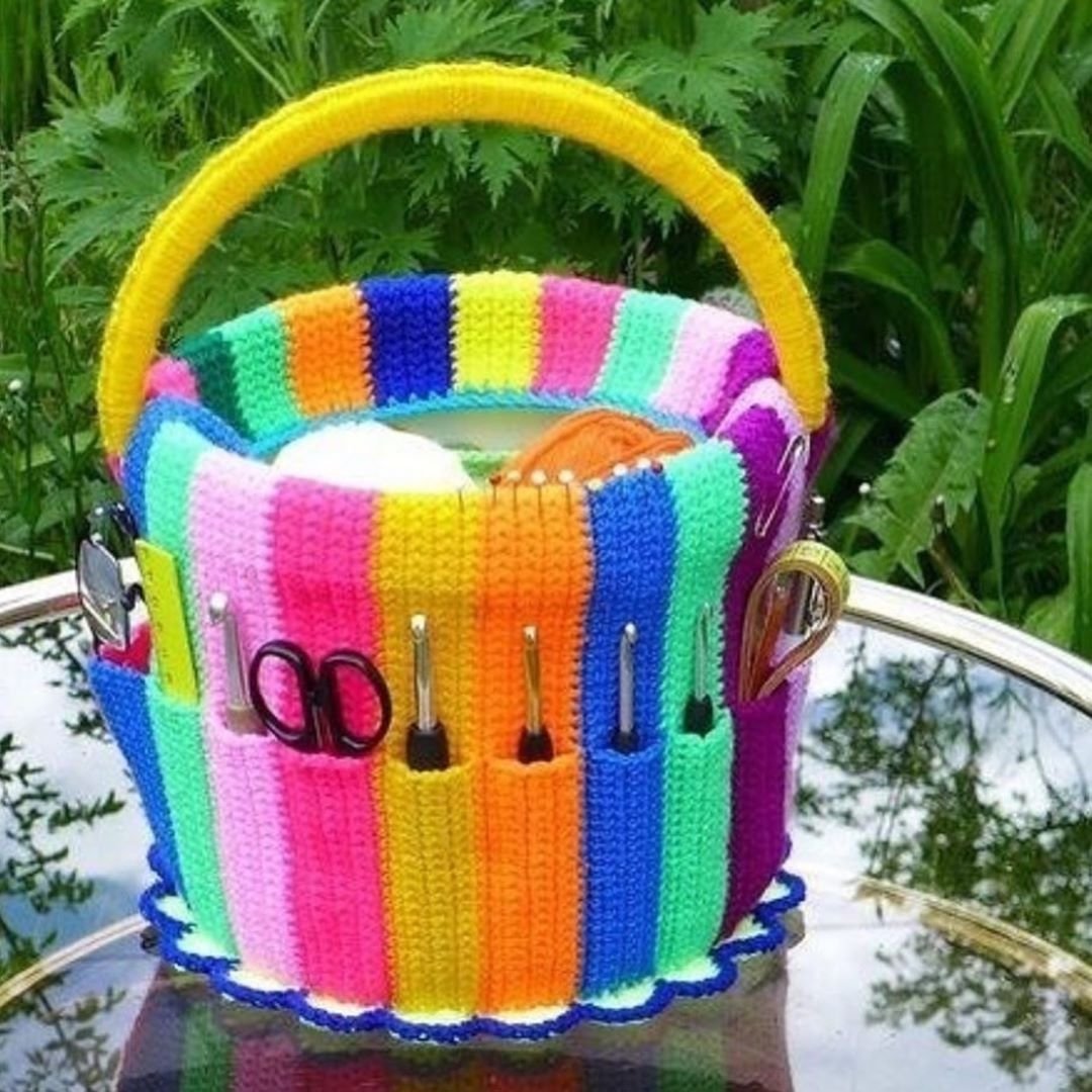 Корзинка из пластикового ведерка