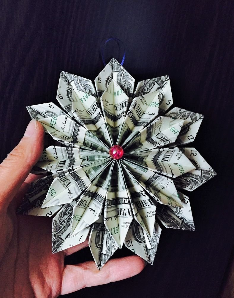 Цветок из купюры