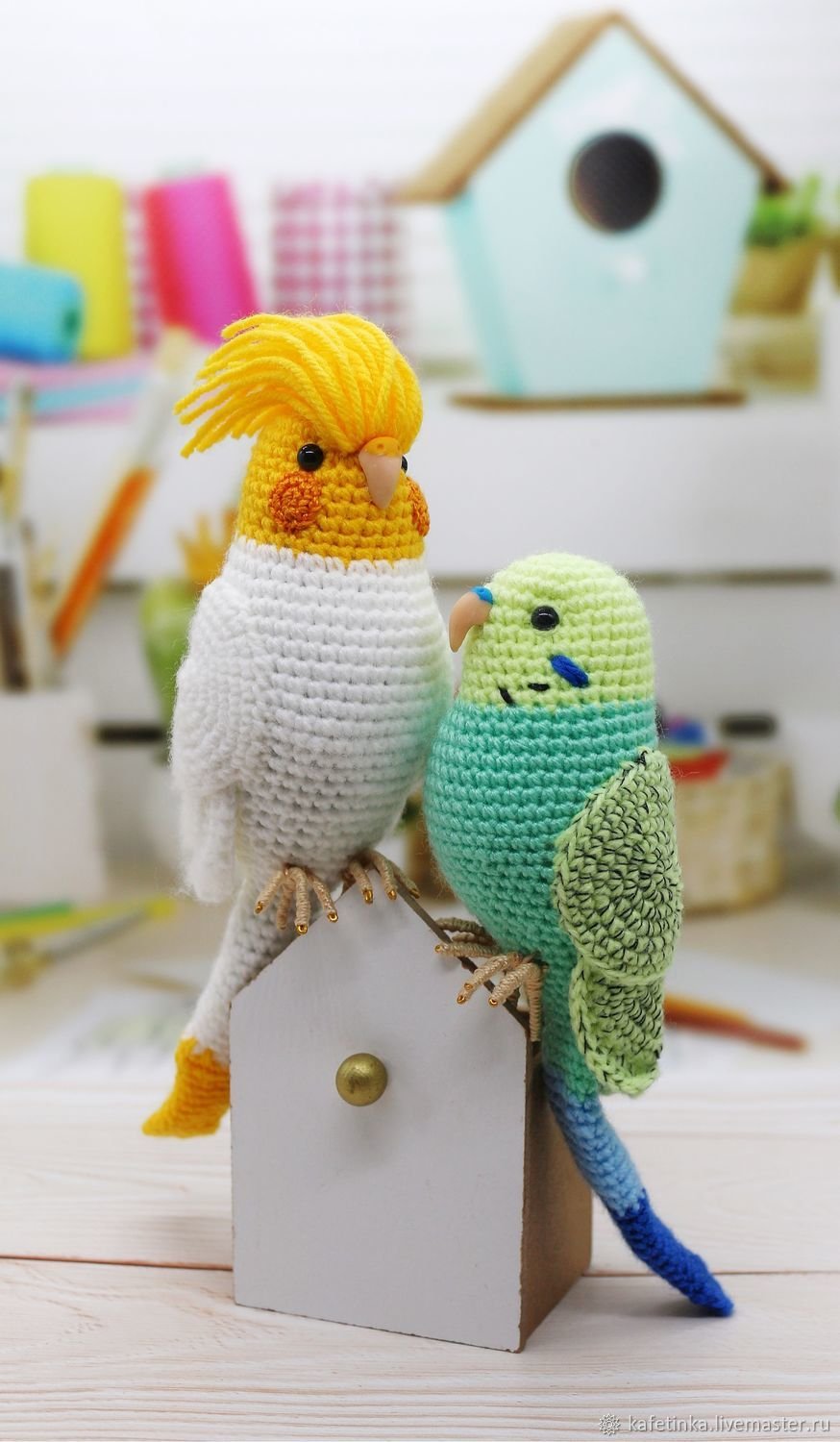 Попугай амигуруми