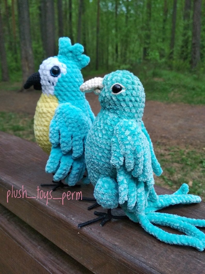 Вязаный попугай