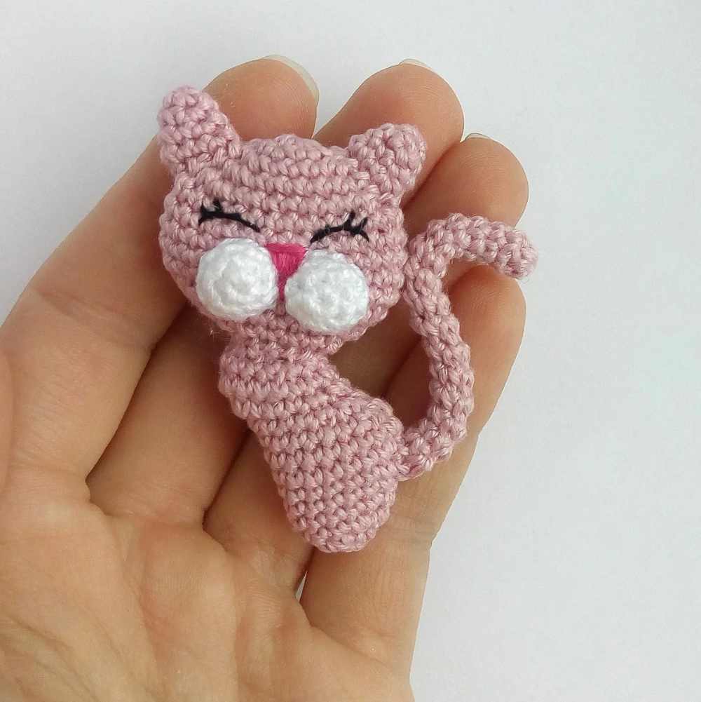 Броши связанные крючком