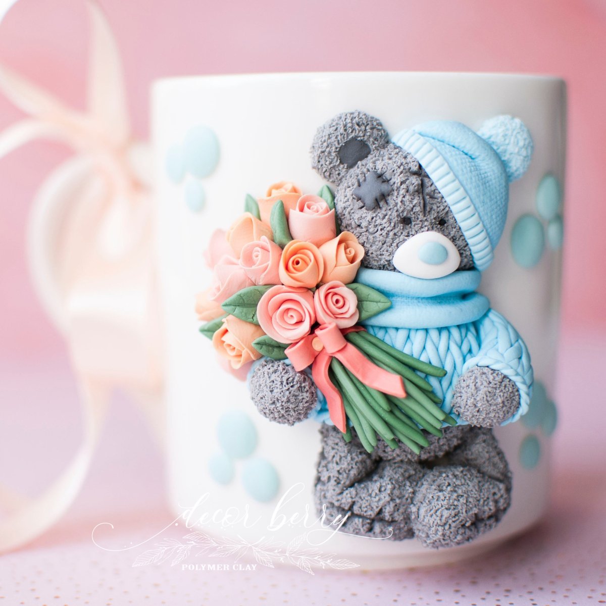 Кружка с декором из полимерной глины