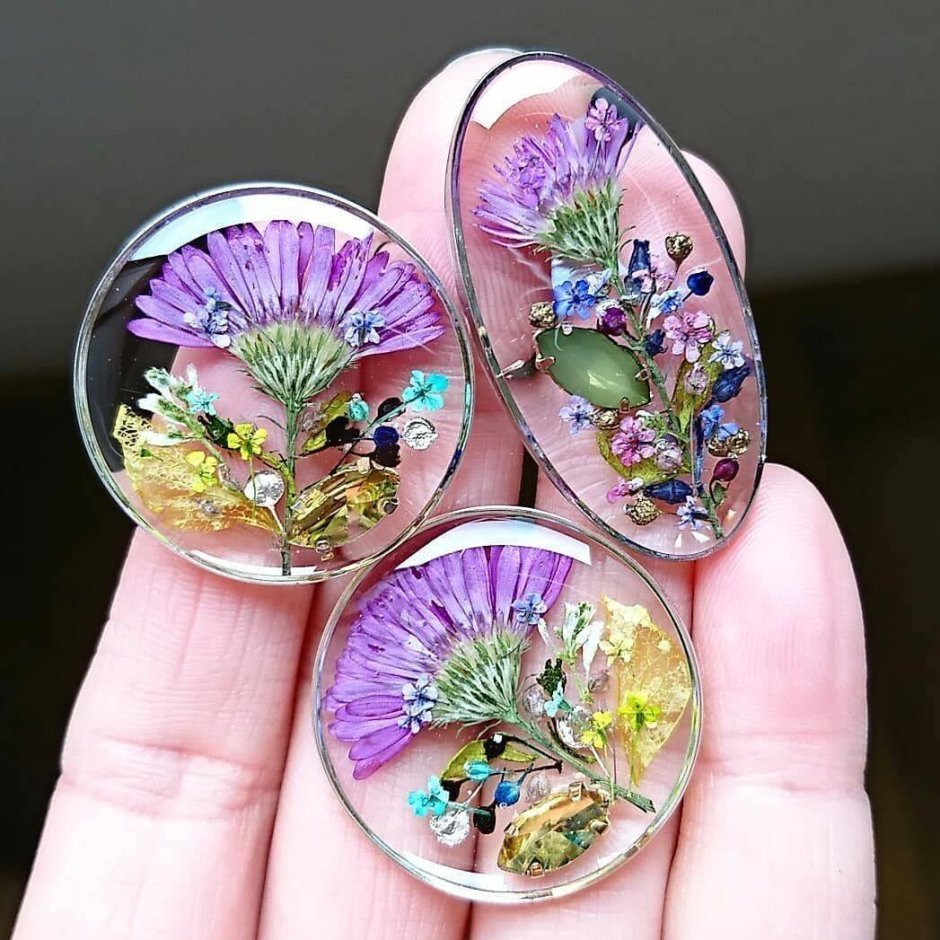 Украшения из эпоксидной смолы с сухоцветами