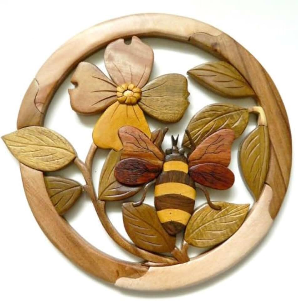 Интарсия пчела