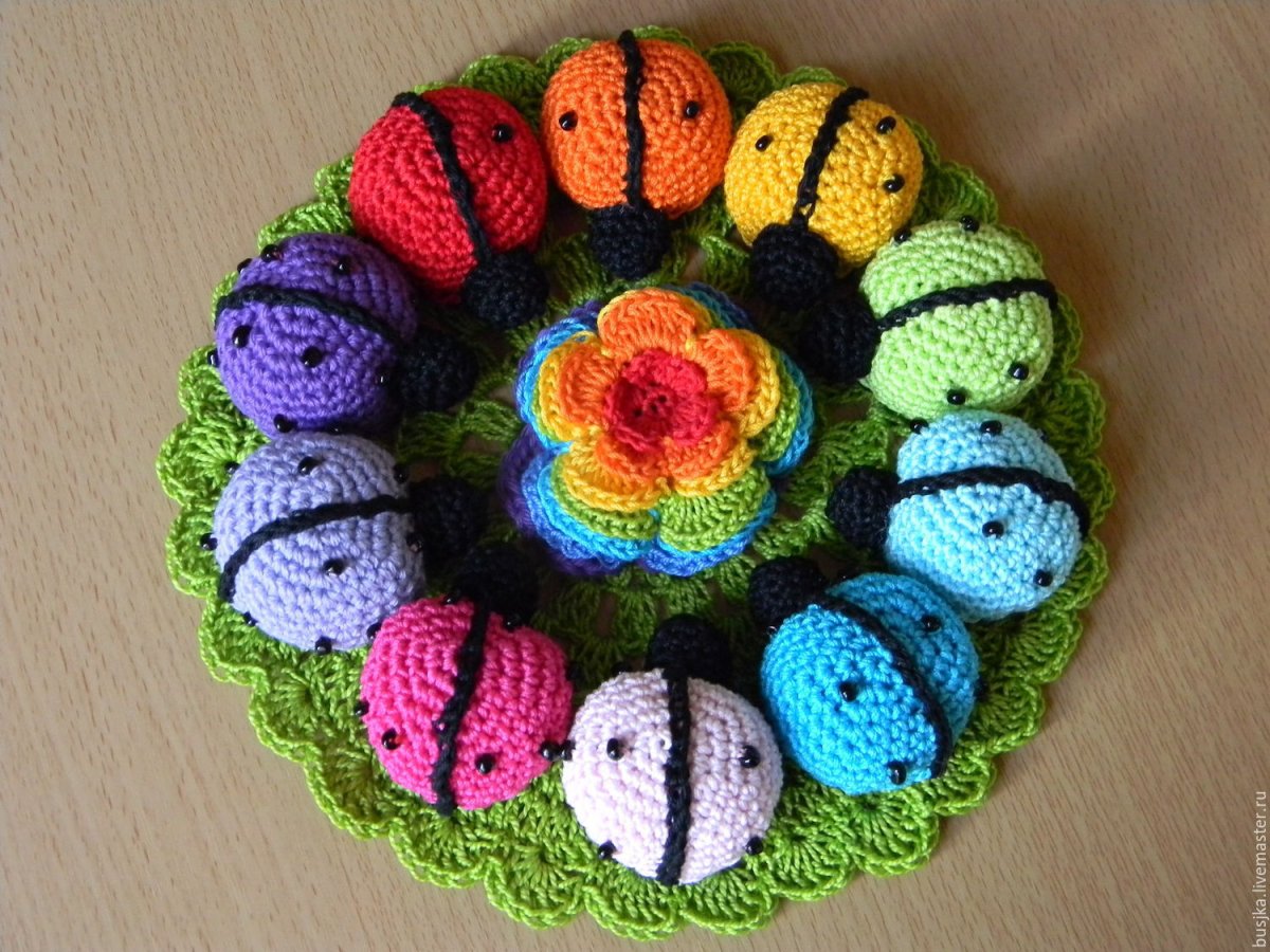 Вязаные развивающие игрушки для малышей