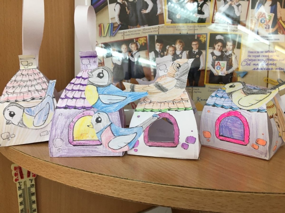 Бумажная поделка кормушка