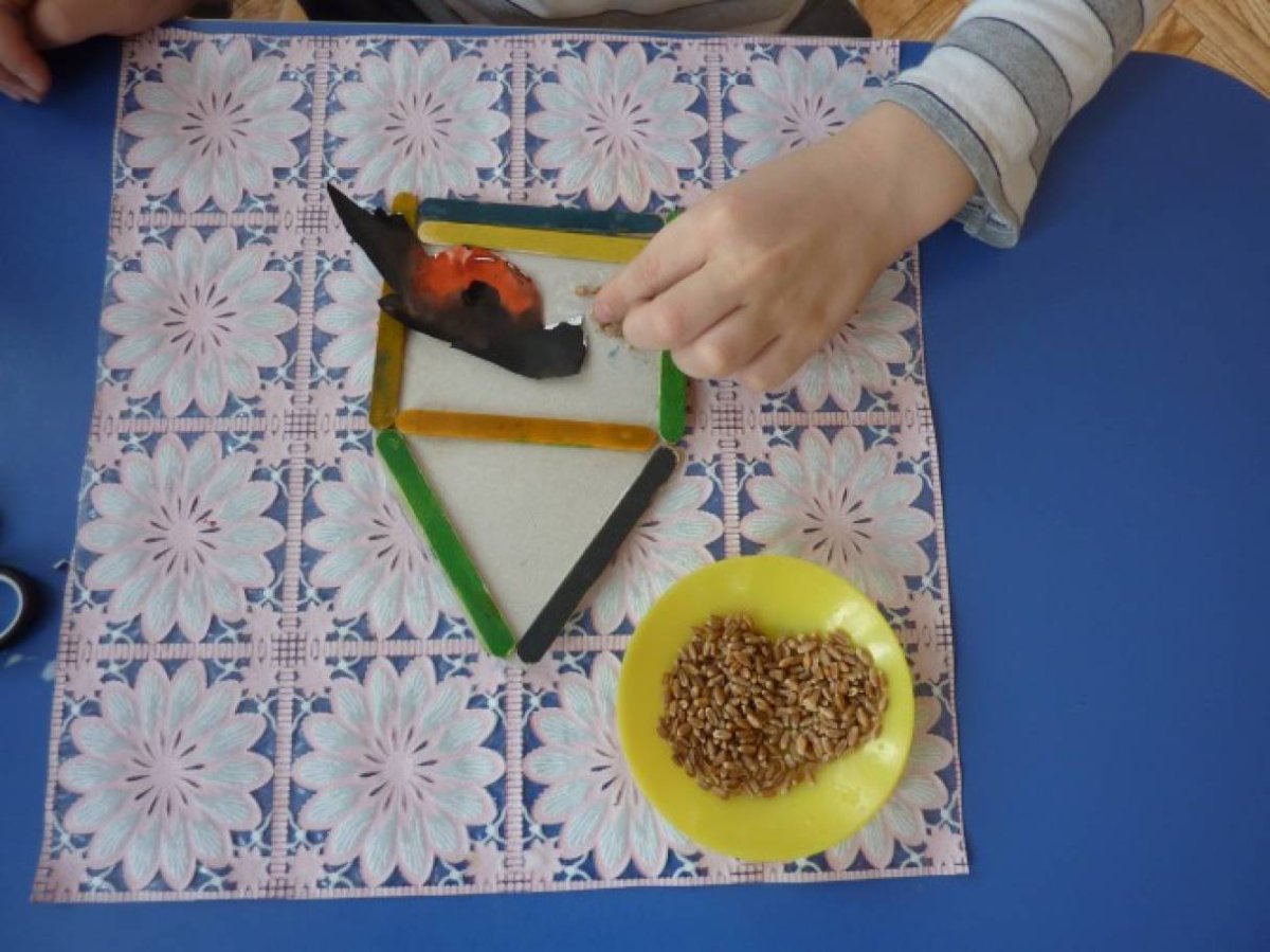 Конструирование кормушка в средней группе