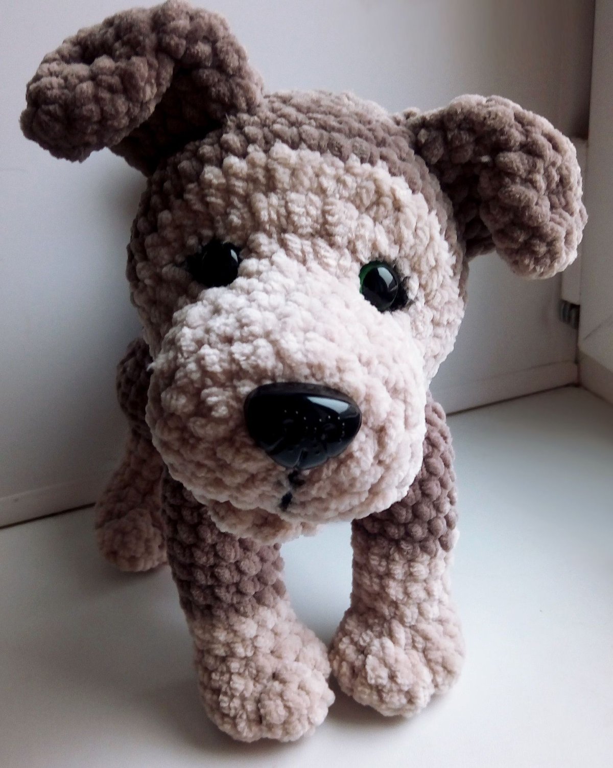 Вязаная собачка крючком