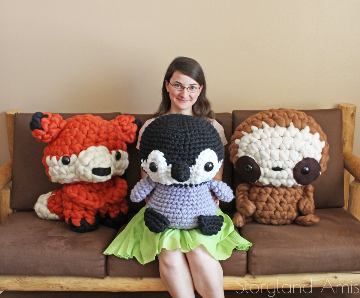 Большая вязаная игрушка