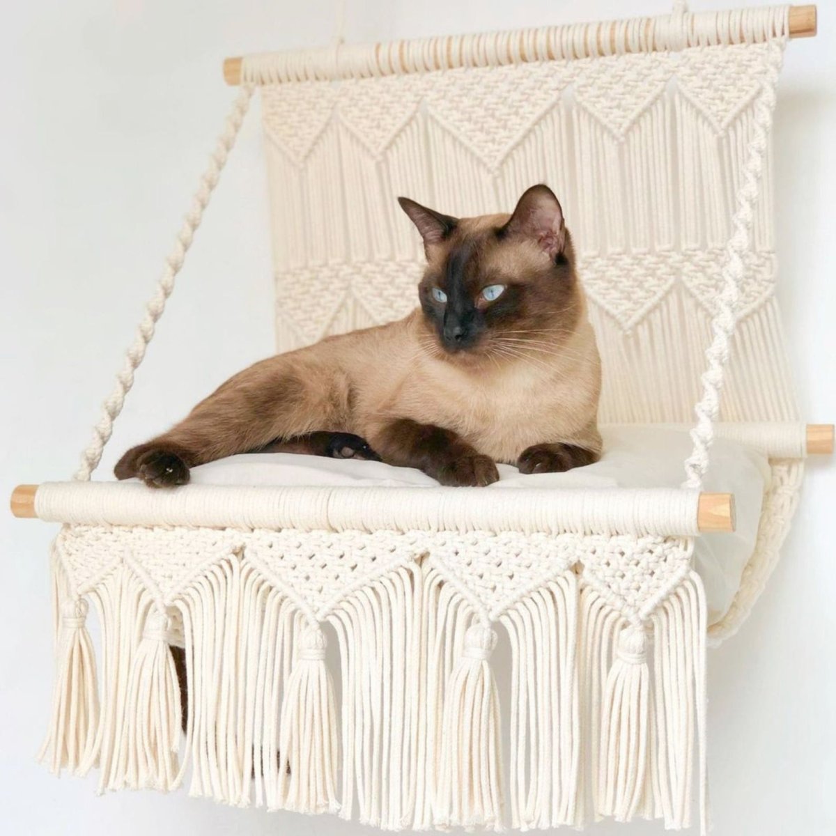 Гамак для кошки макраме