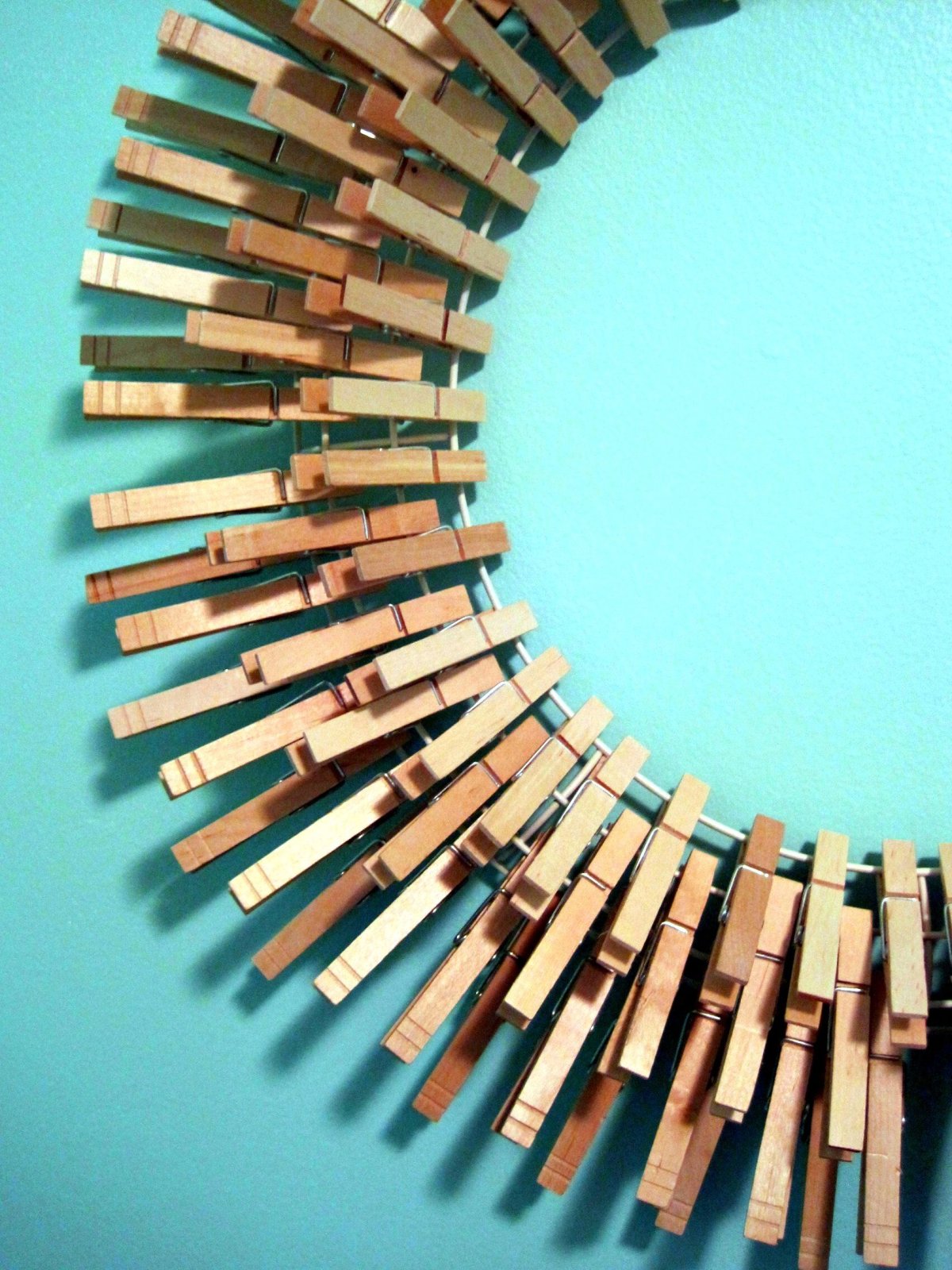 Декор из деревянных прищепок