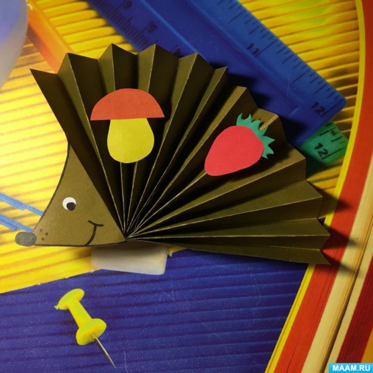 Ёжик из бумаги гармошкой