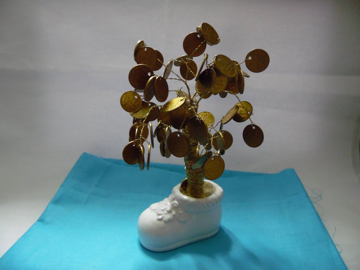 Денежное дерево из манет