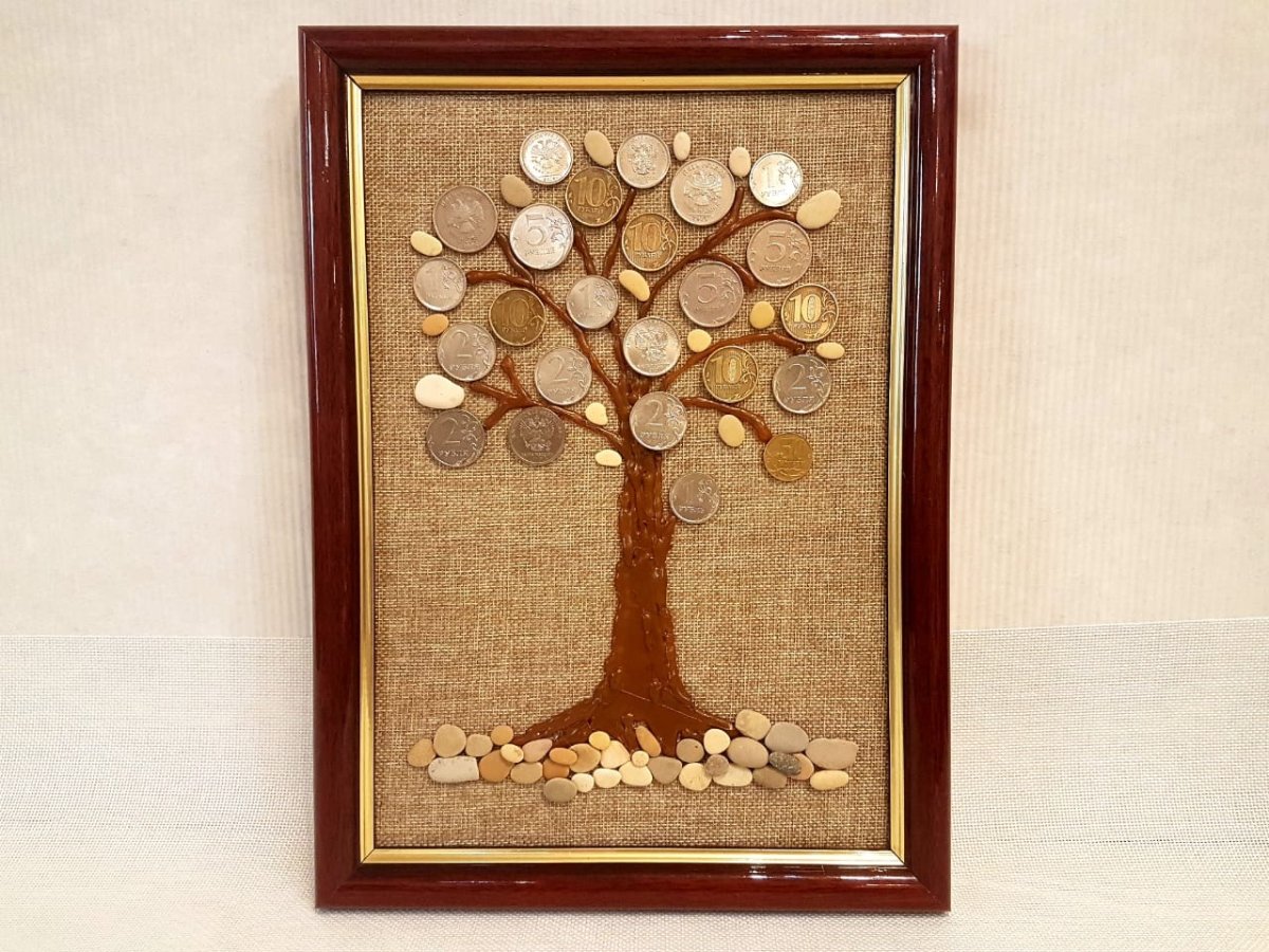 Дерево из монет