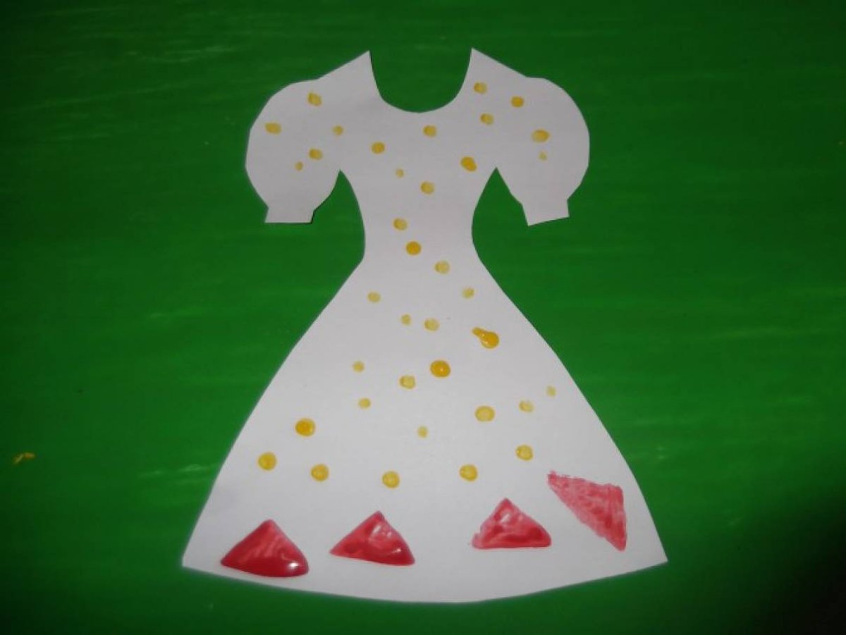 Украсим кукле платье