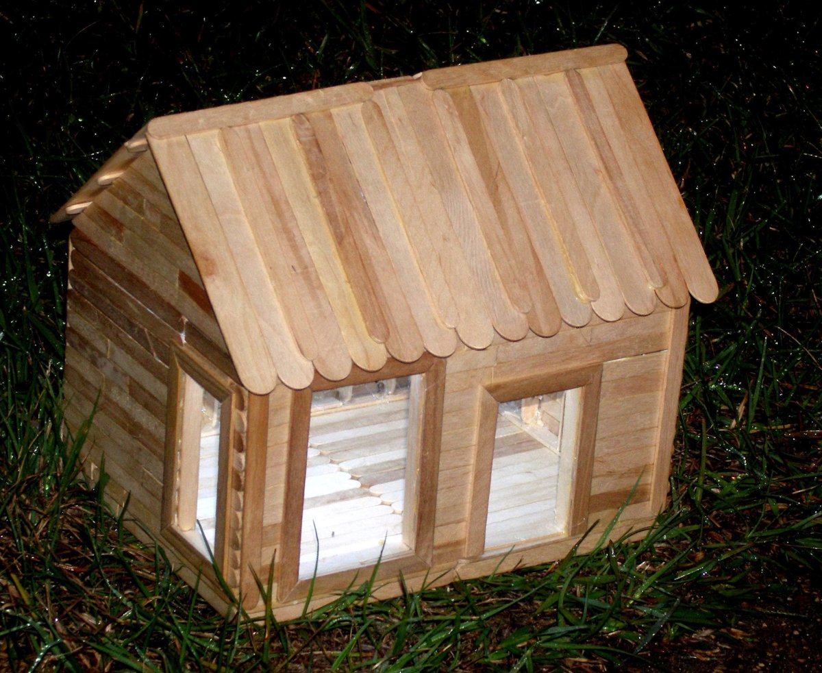 Домик из палочек для мороженого