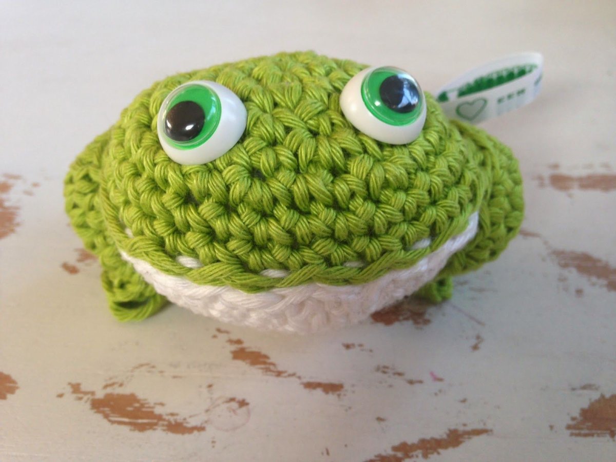 Лягушонок амигуруми