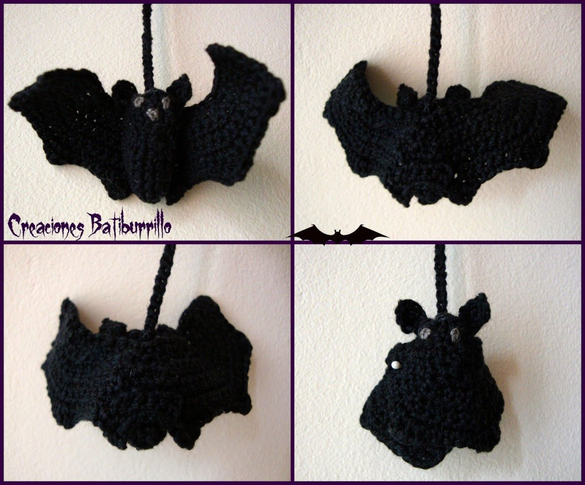 Вязаный брелок летучая мышь
